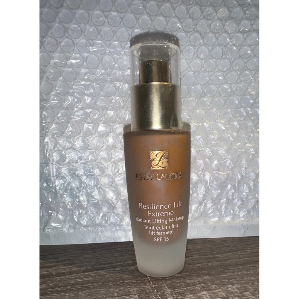 Estee Lauder Resilience Lift Extreme Makeup 5W1 Cognac Radiant SPF 15 Foundation